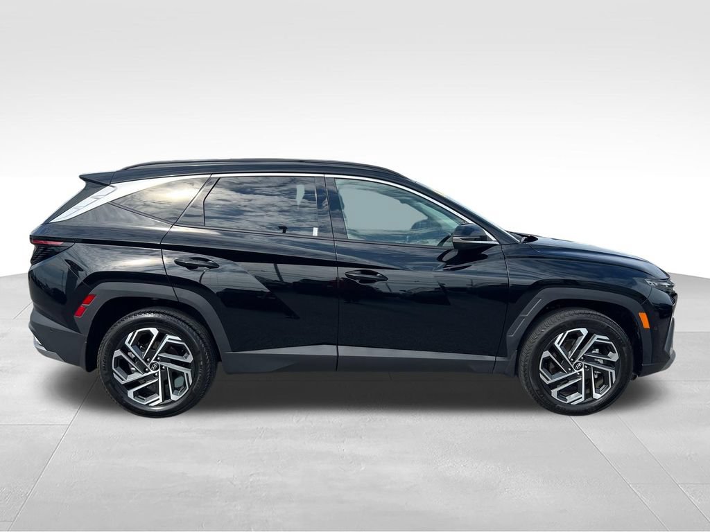 Used 2025 Hyundai Tucson Limited AWD/4WD image 6