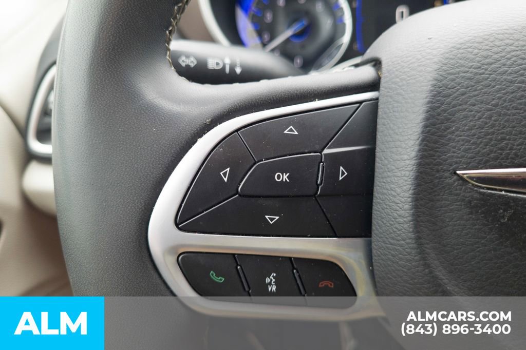 Used 2023 Chrysler Voyager LX image 14