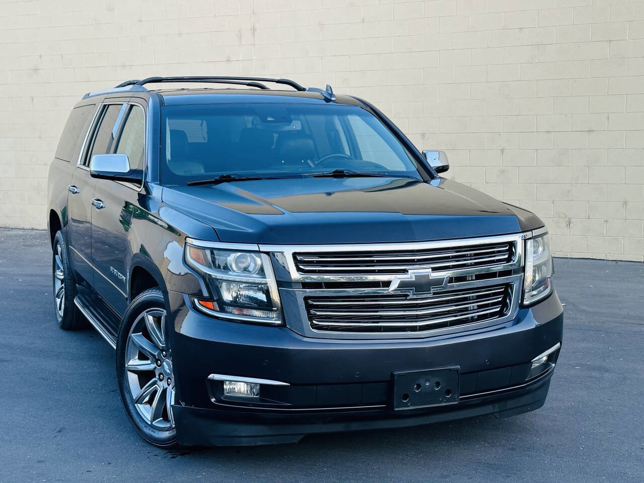 Used 2016 Chevrolet Suburban LTZ image 1