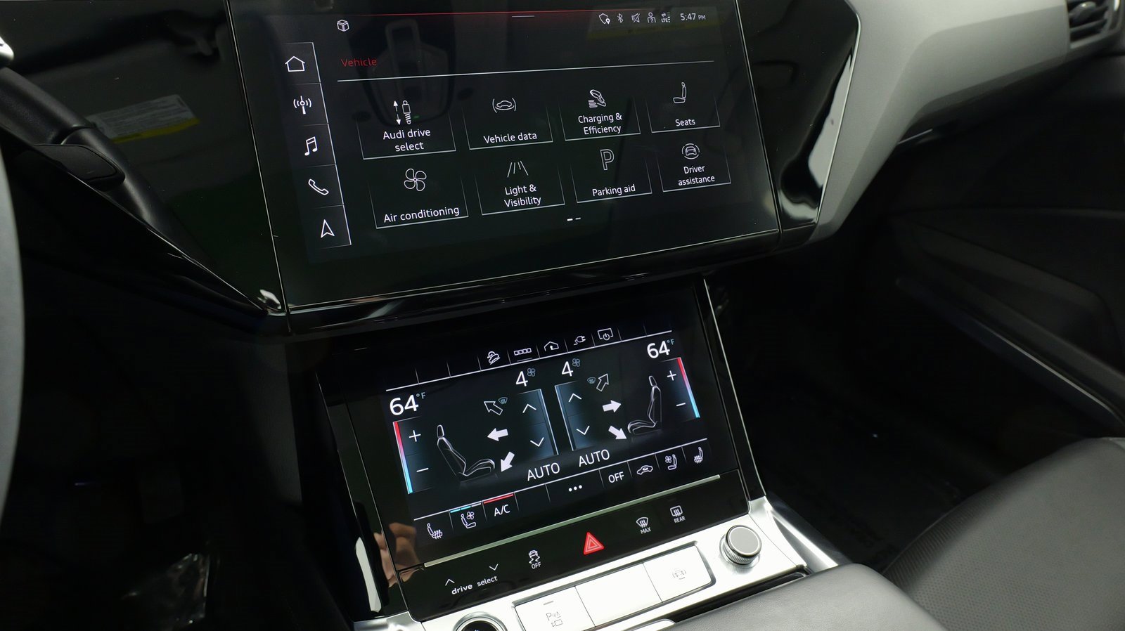 Used 2022 Audi e-tron Premium Plus w/ Premium Plus Package image 71