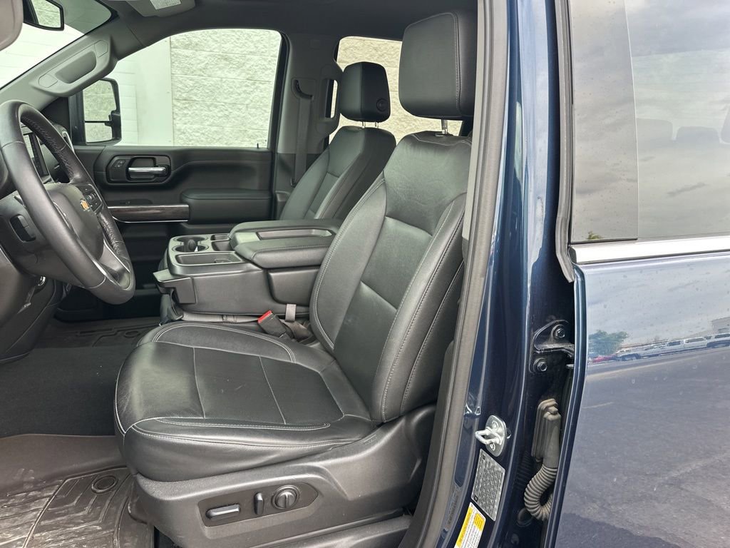 Used 2021 Chevrolet Silverado 3500 LTZ w/ Gooseneck/5TH Wheel Package image 13