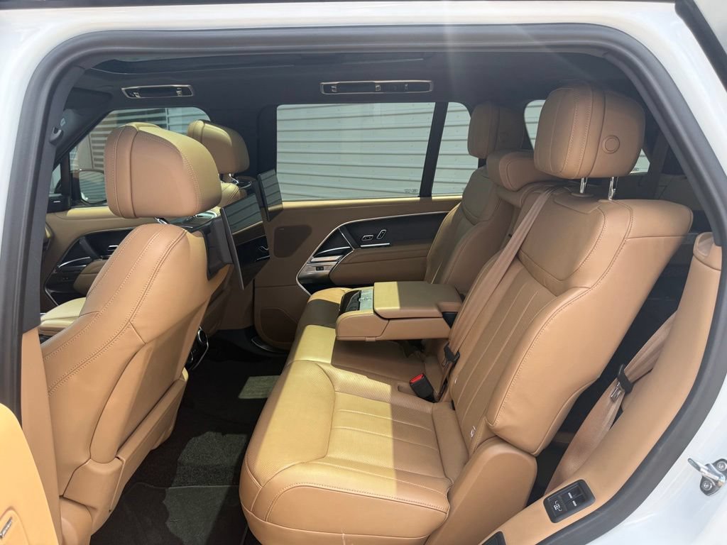 Used 2025 Land Rover Range Rover Long Wheelbase SE AWD/4WD image 23