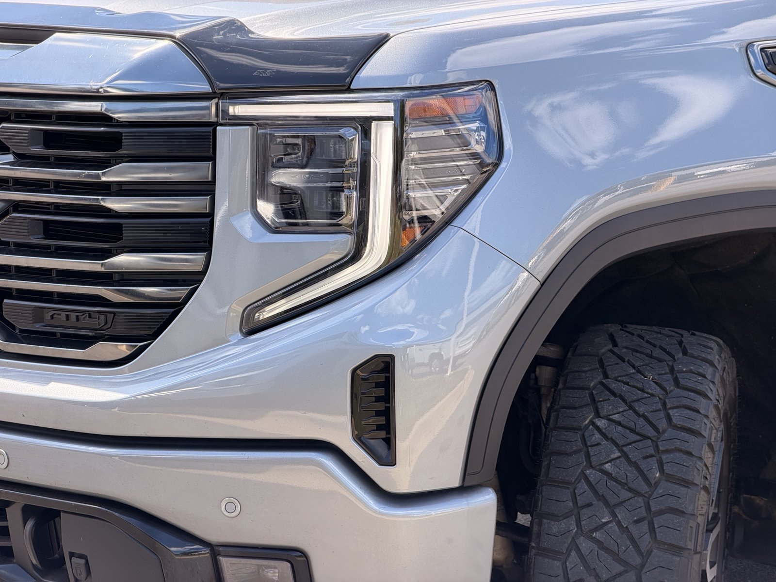 Used 2023 GMC Sierra 1500 AT4 w/ AT4 Preferred Package AWD/4WD image 8