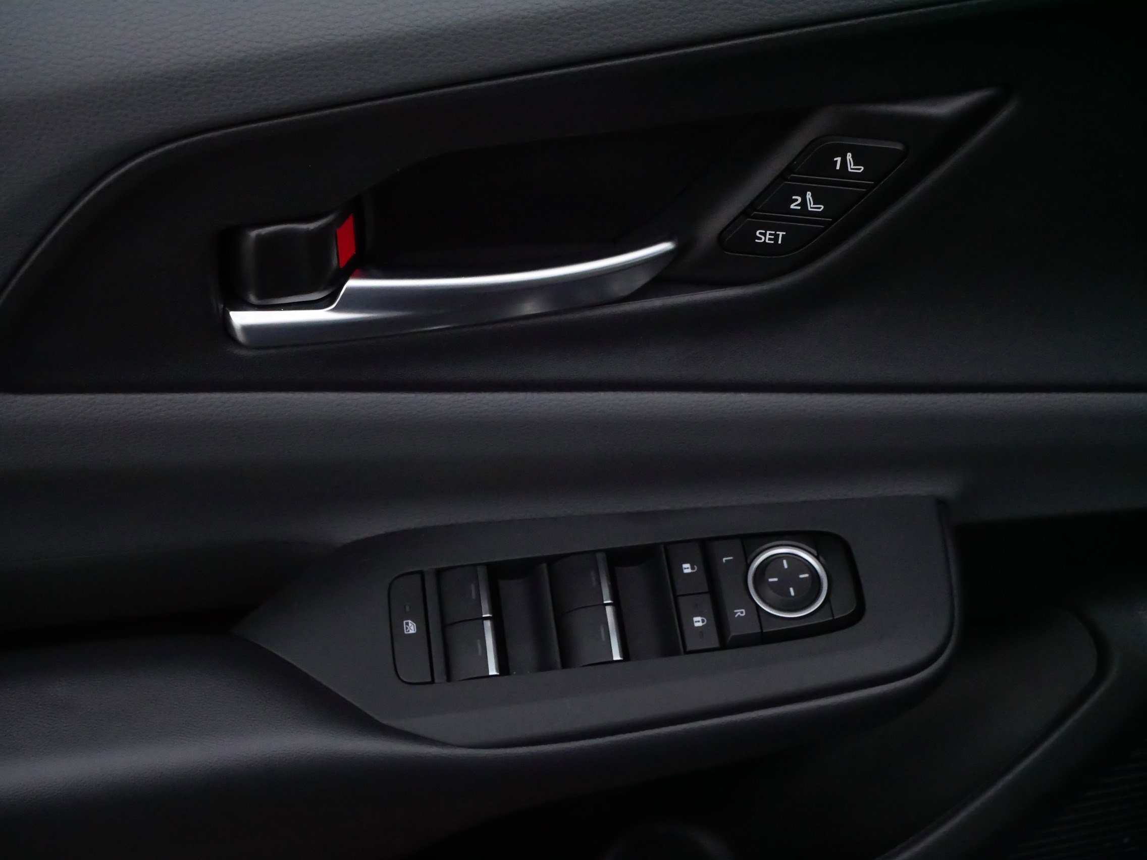 Used 2025 Toyota Prius Limited image 19