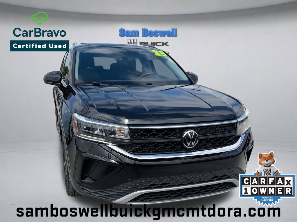 Used 2023 Volkswagen Taos SE w/ Panoramic Sunroof Package