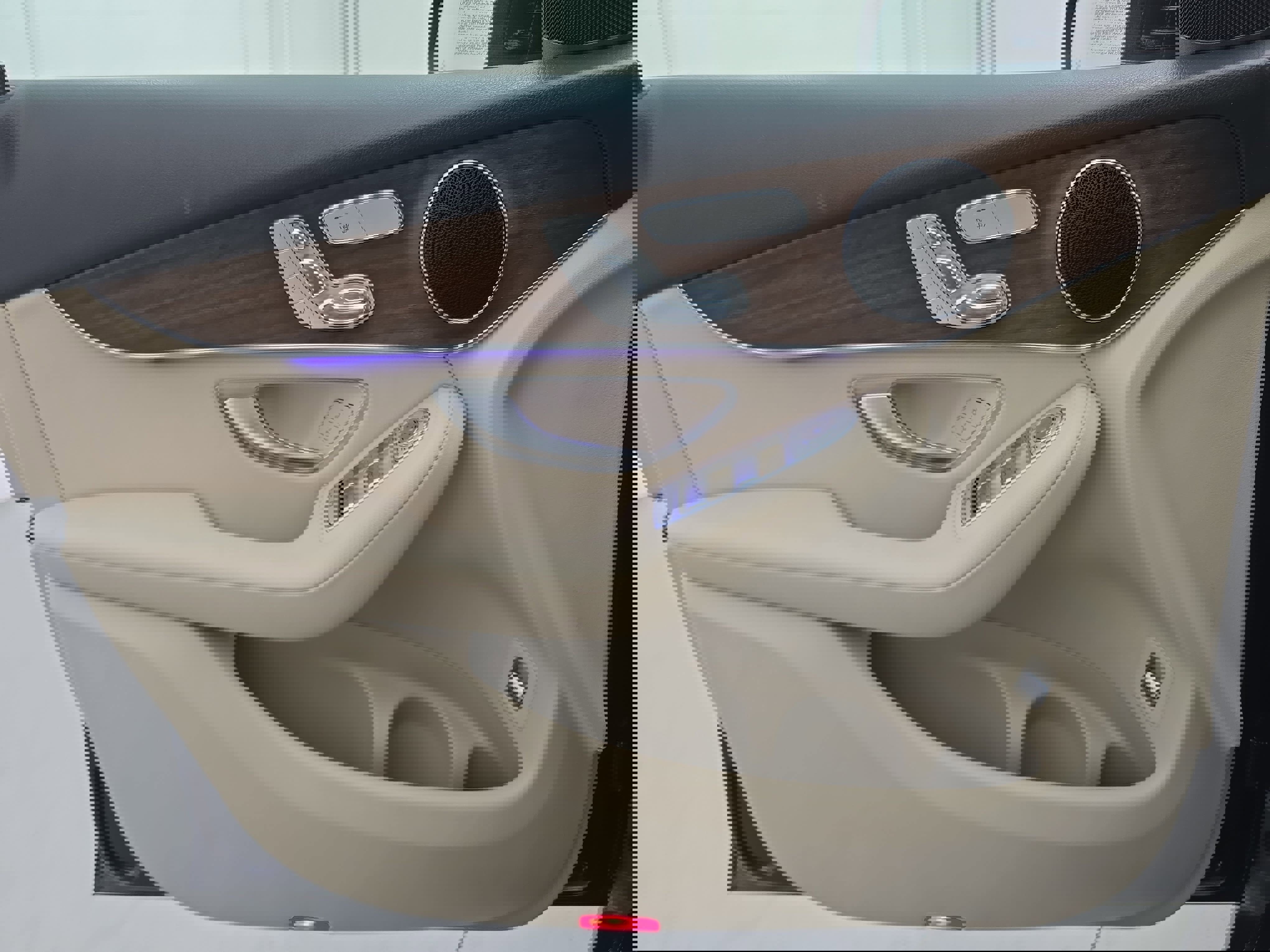 Certified 2021 Mercedes-Benz GLC 300 4MATIC w/ Premium Package image 27