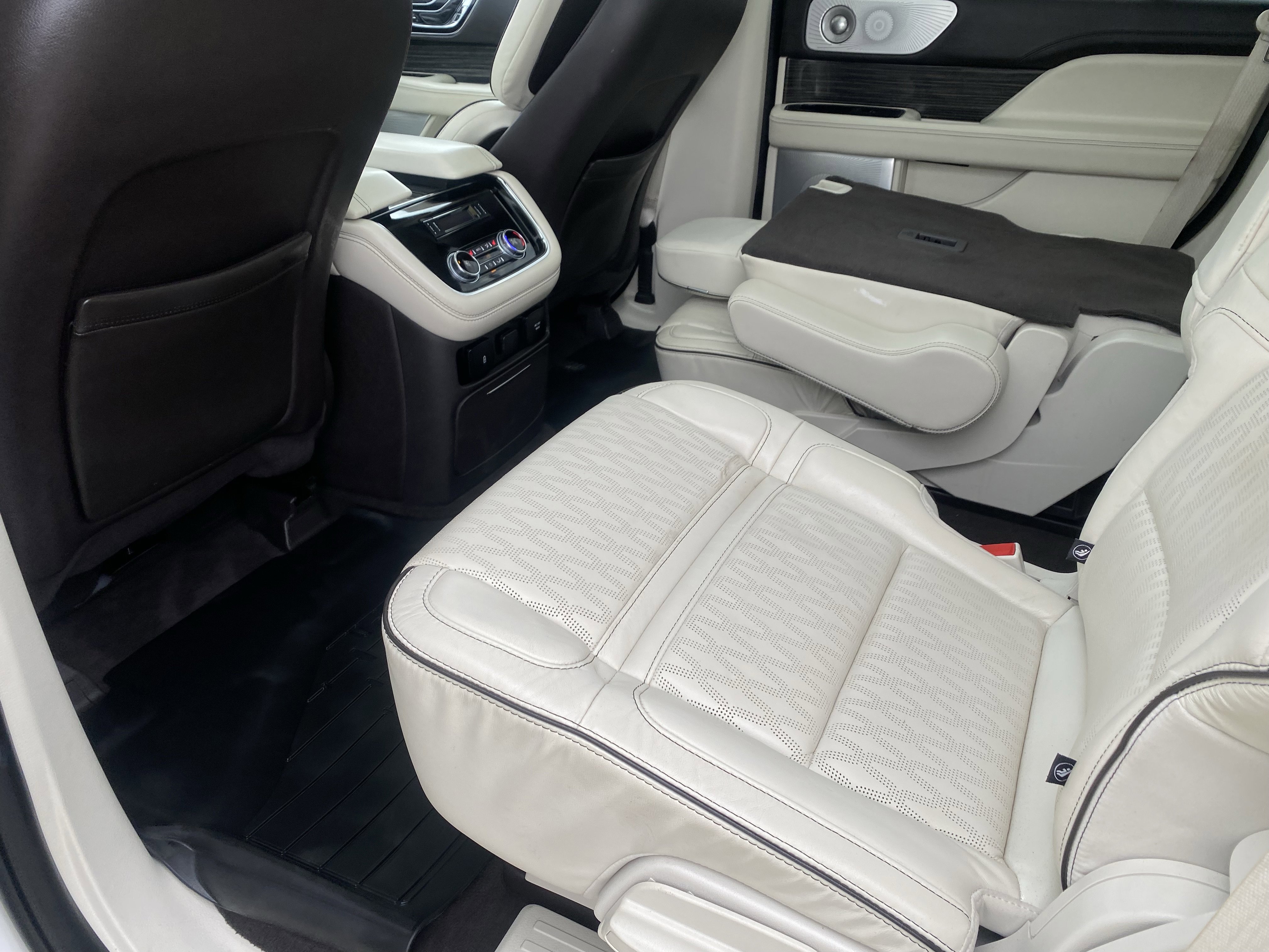 Used 2021 Lincoln Navigator Black Label image 16