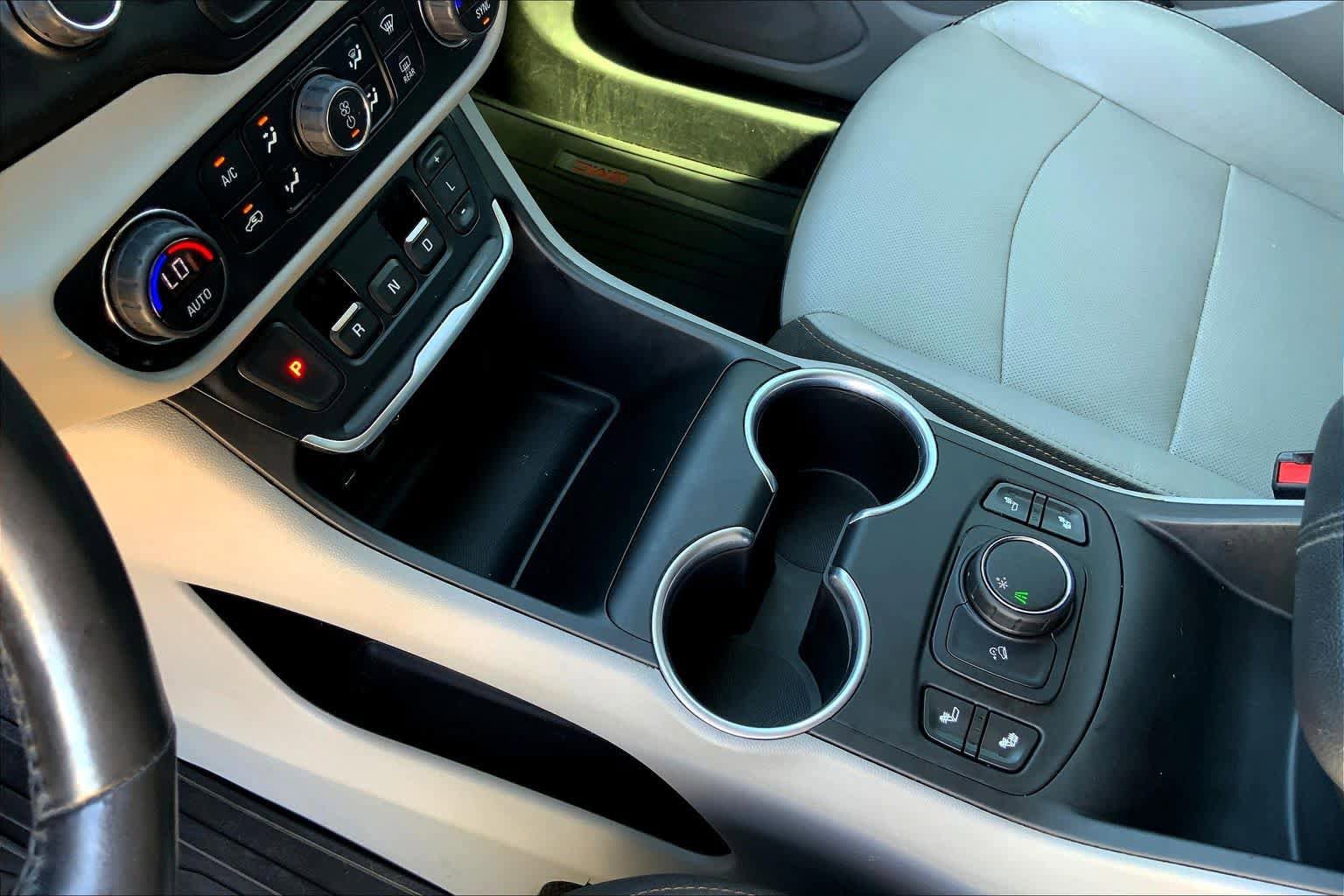 Used 2019 GMC Terrain SLT w/ Preferred Package image 17