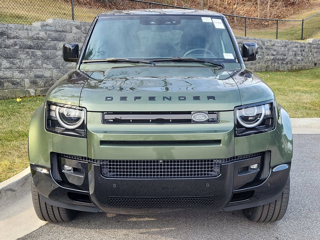 New 2026 Land Rover Defender 130 X-Dynamic SE AWD/4WD image 8