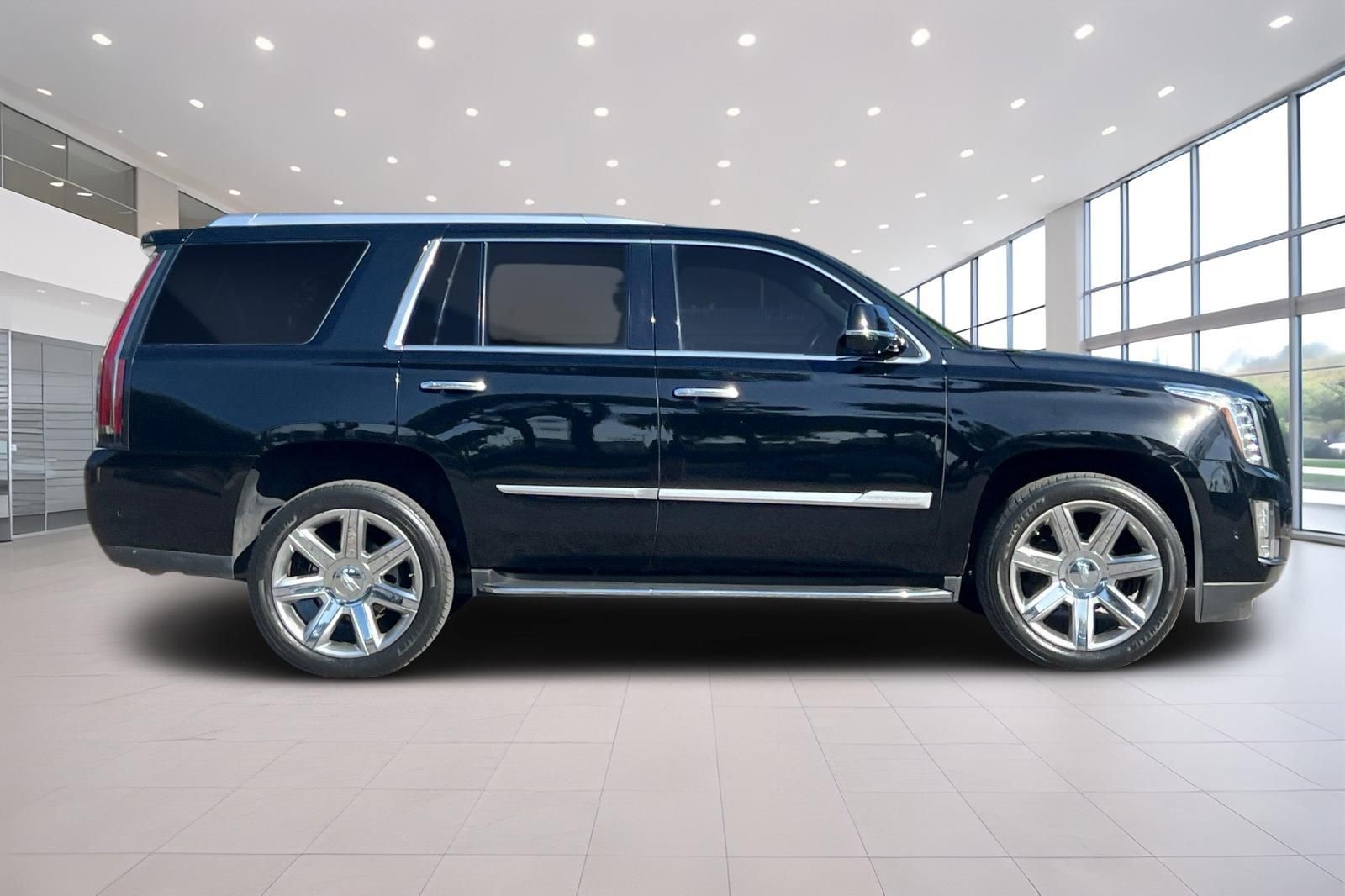 Used 2019 Cadillac Escalade Premium Luxury AWD/4WD image 3