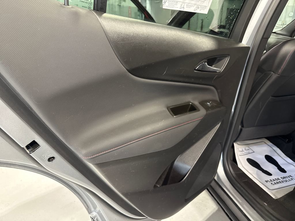 Used 2023 Chevrolet Equinox RS AWD/4WD image 40