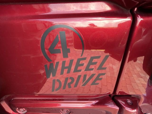 Used 2021 Jeep Wrangler Sport image 32