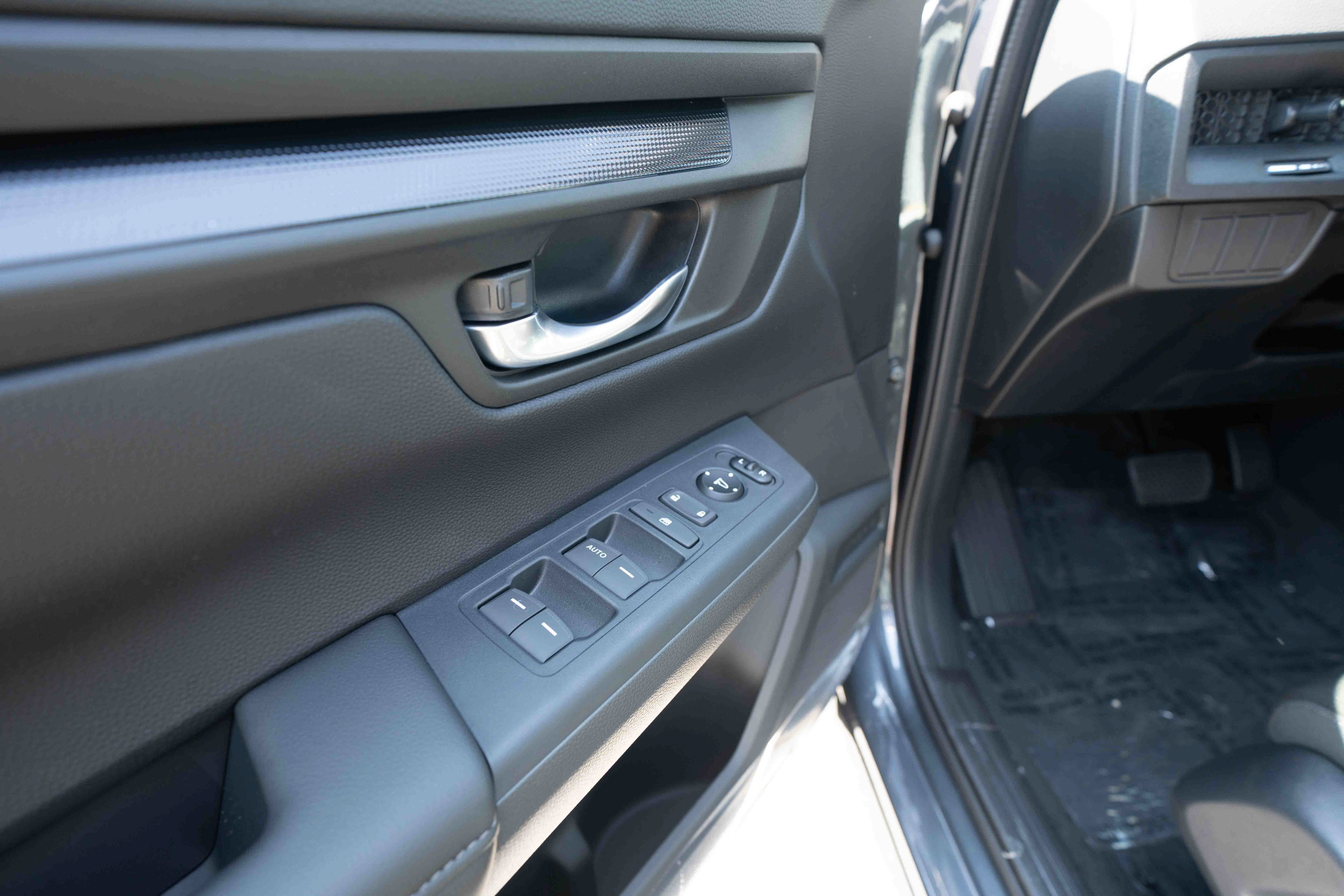 New 2026 Honda CR-V LX image 7