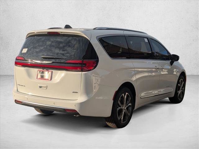 New 2026 Chrysler Pacifica Pinnacle image 2