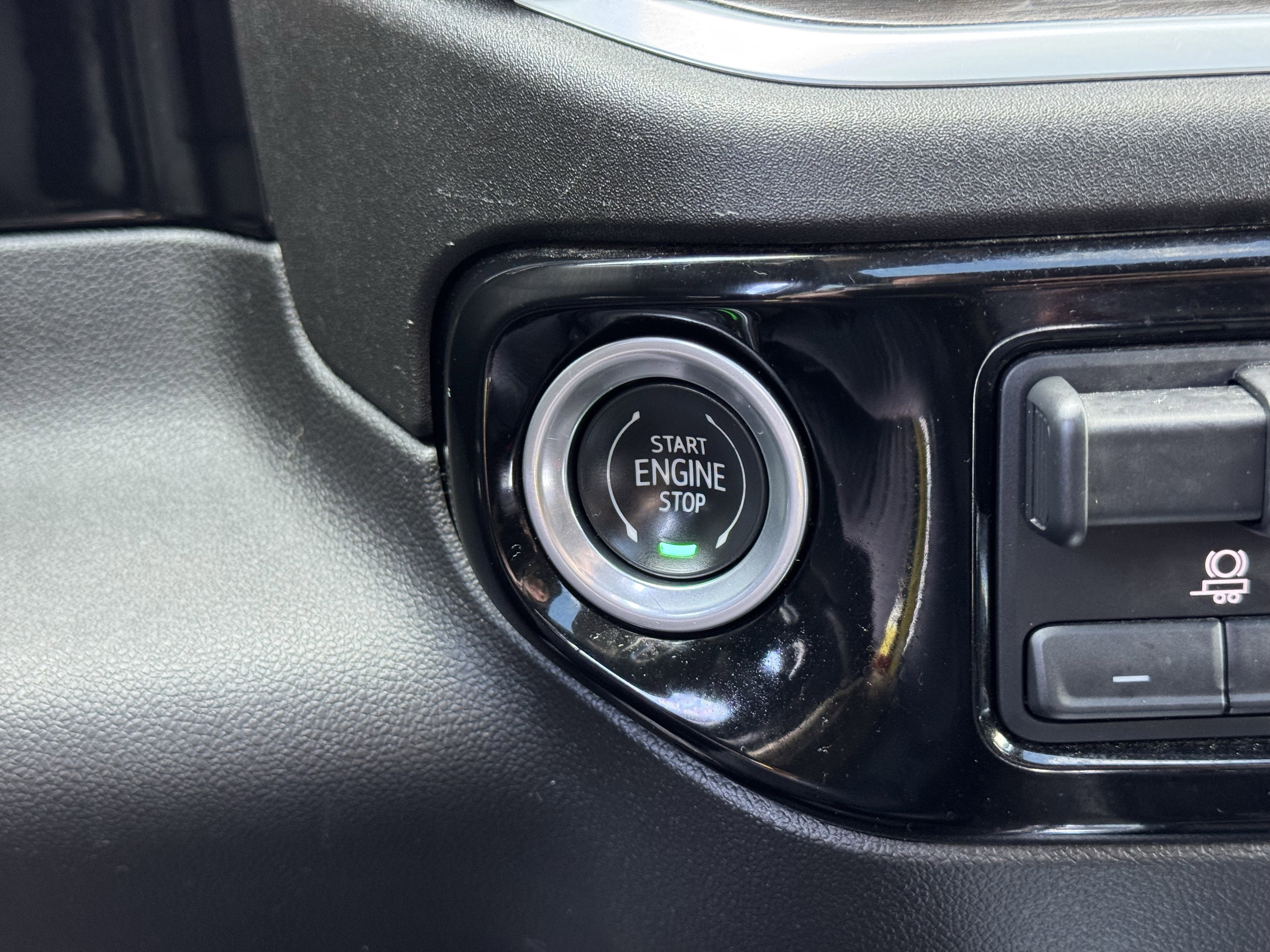 Used 2022 Chevrolet Silverado 1500 LTZ w/ LTZ Premium Package image 31