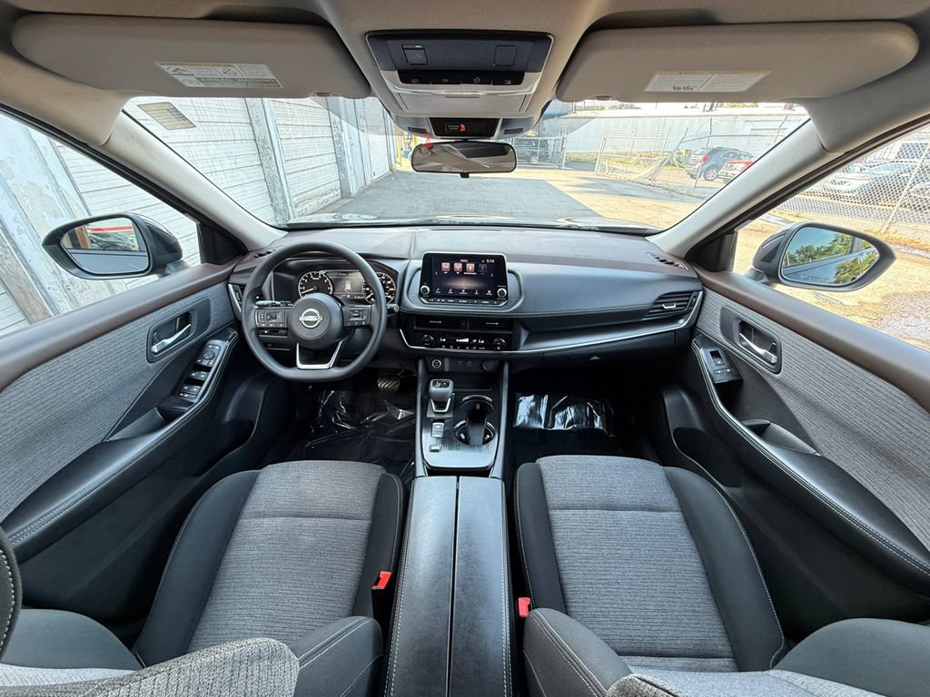 Used 2023 Nissan Rogue SV FWD image 21
