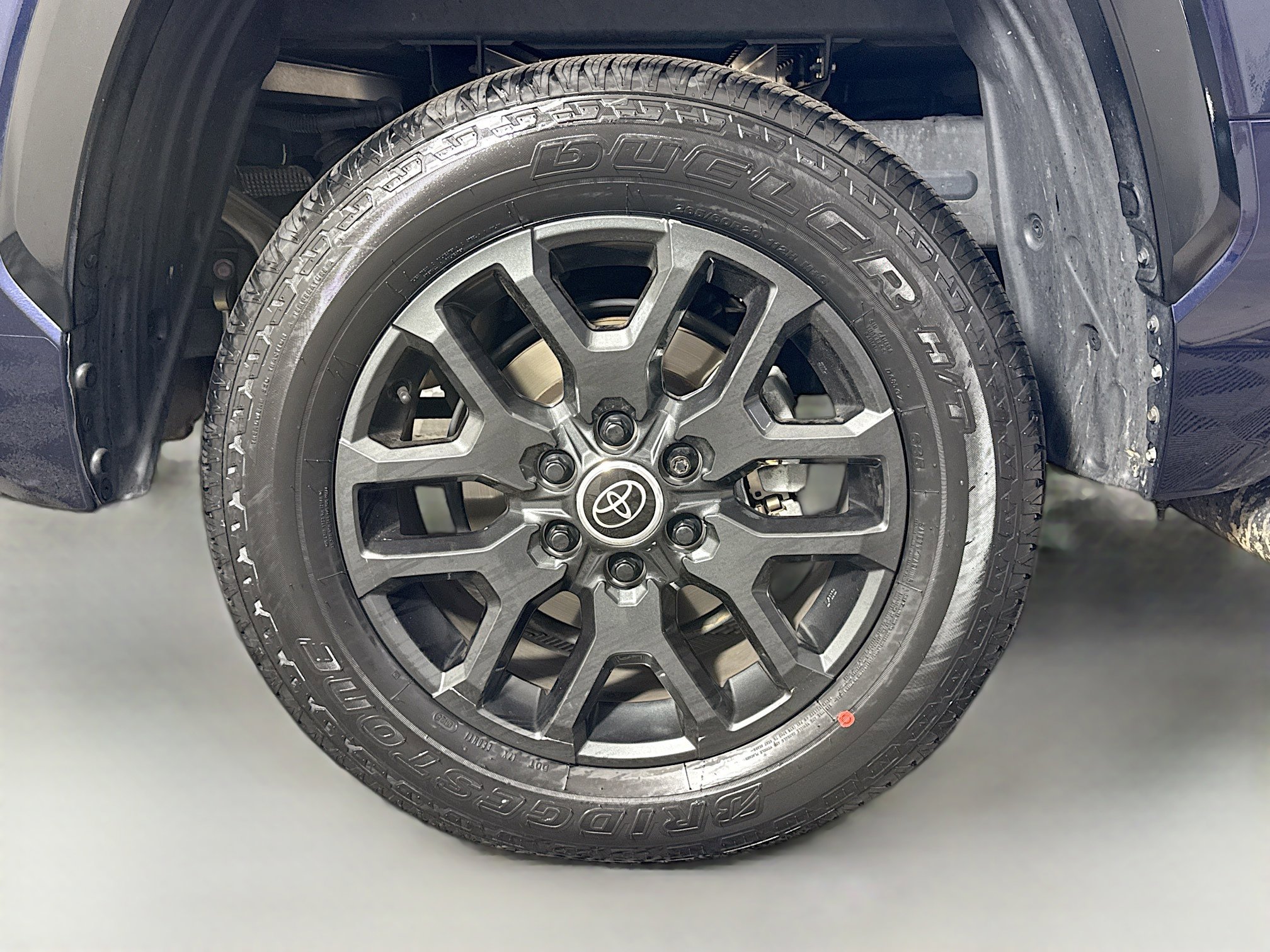 Used 2024 Toyota Tundra Platinum AWD/4WD image 30
