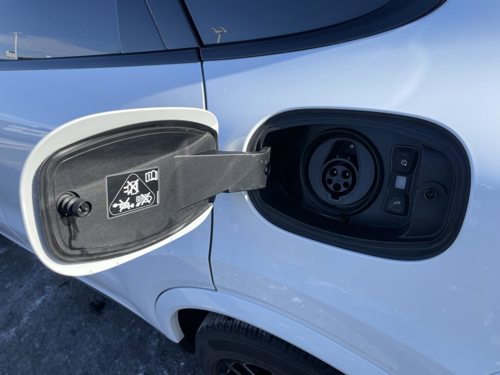 Used 2021 Porsche Cayenne Base image 64