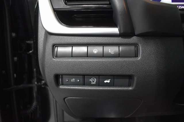 Certified 2025 Nissan Rogue SL w/ Tech Package image 19