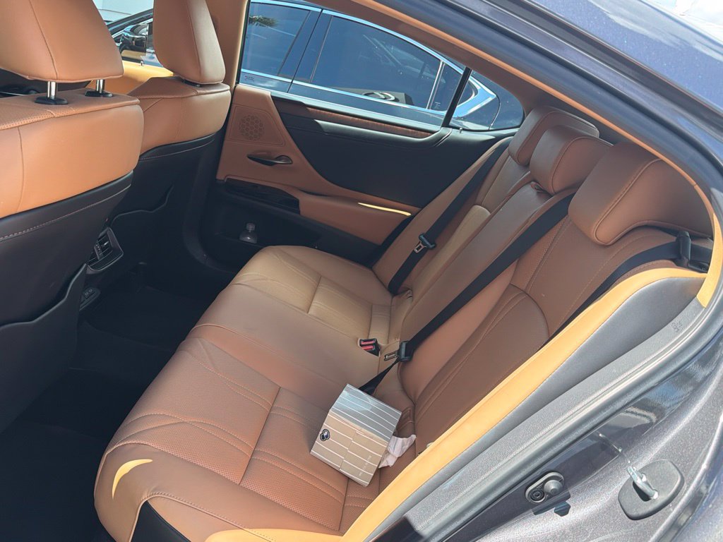 Certified 2024 Lexus ES 350 w/ Technology Package FWD image 6