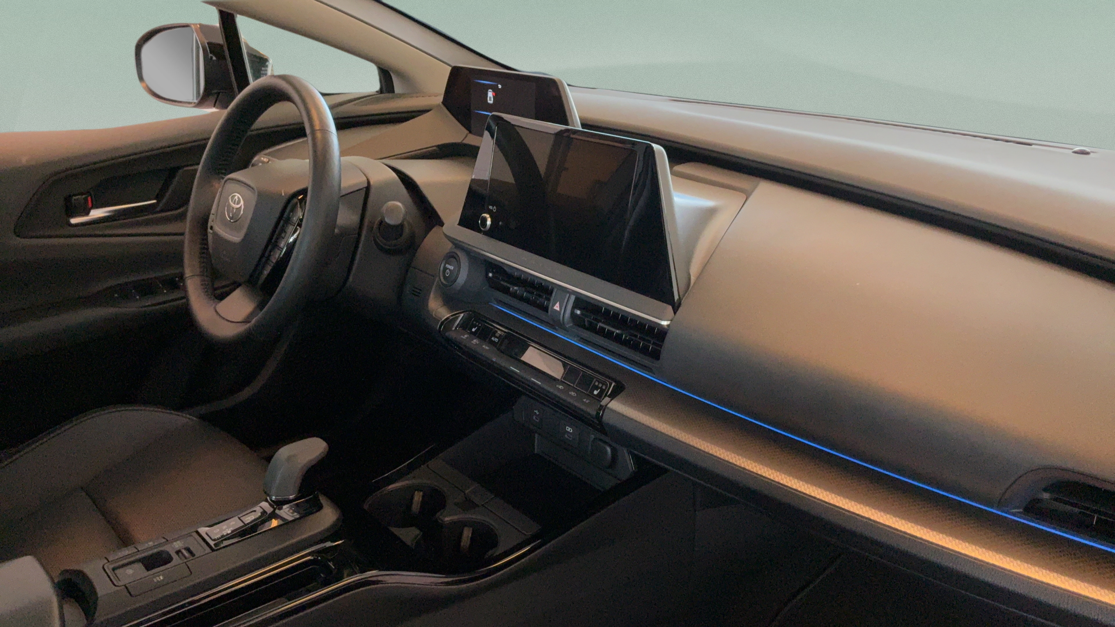 Certified 2025 Toyota Prius XLE FWD image 37