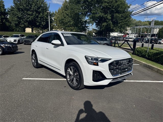 Certified 2024 Audi Q8 Premium Plus image 2