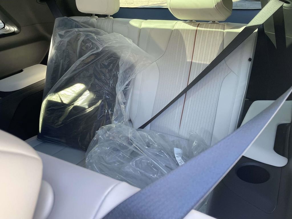 New 2026 Cadillac Vistiq Sport image 12