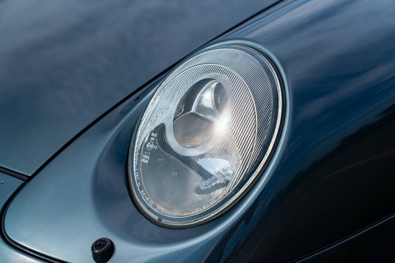 Used 1995 Porsche 911 Cabriolet image 21