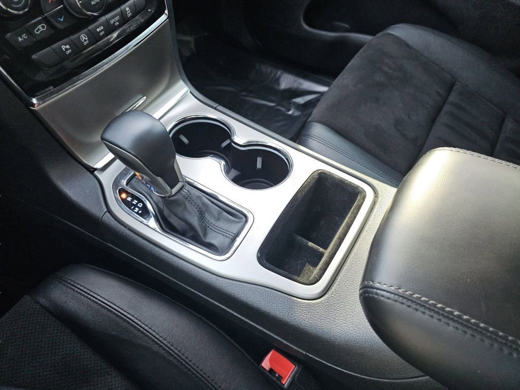 Used 2021 Jeep Grand Cherokee Laredo X image 33