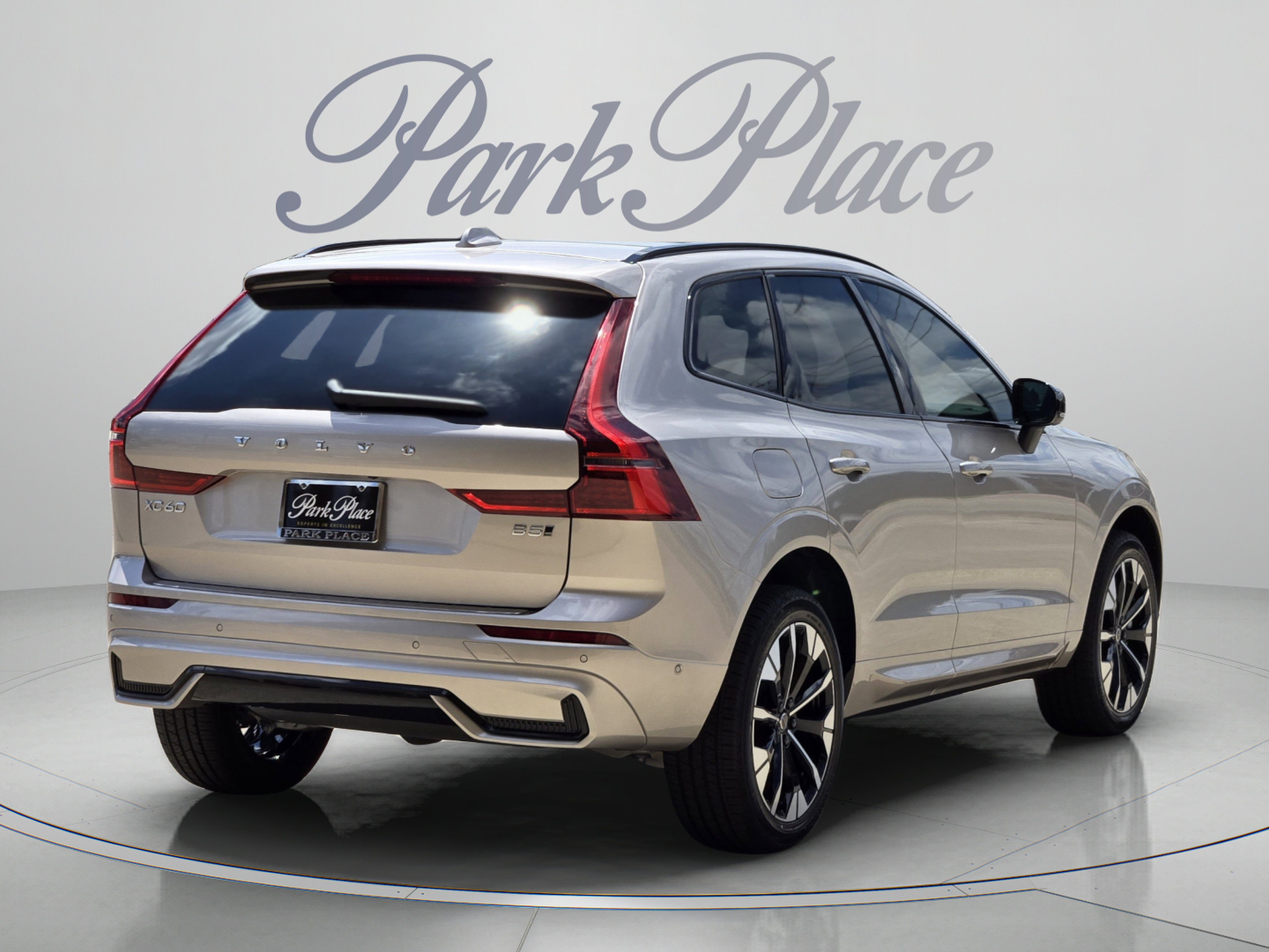 New 2026 Volvo XC60 B5 Plus w/ Protection Package Premier AWD/4WD image 6