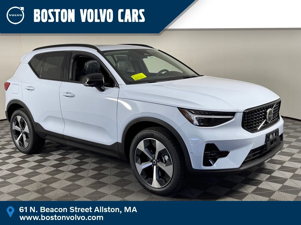 New 2026 Volvo XC40 B5 Plus w/ Protection Package Premier