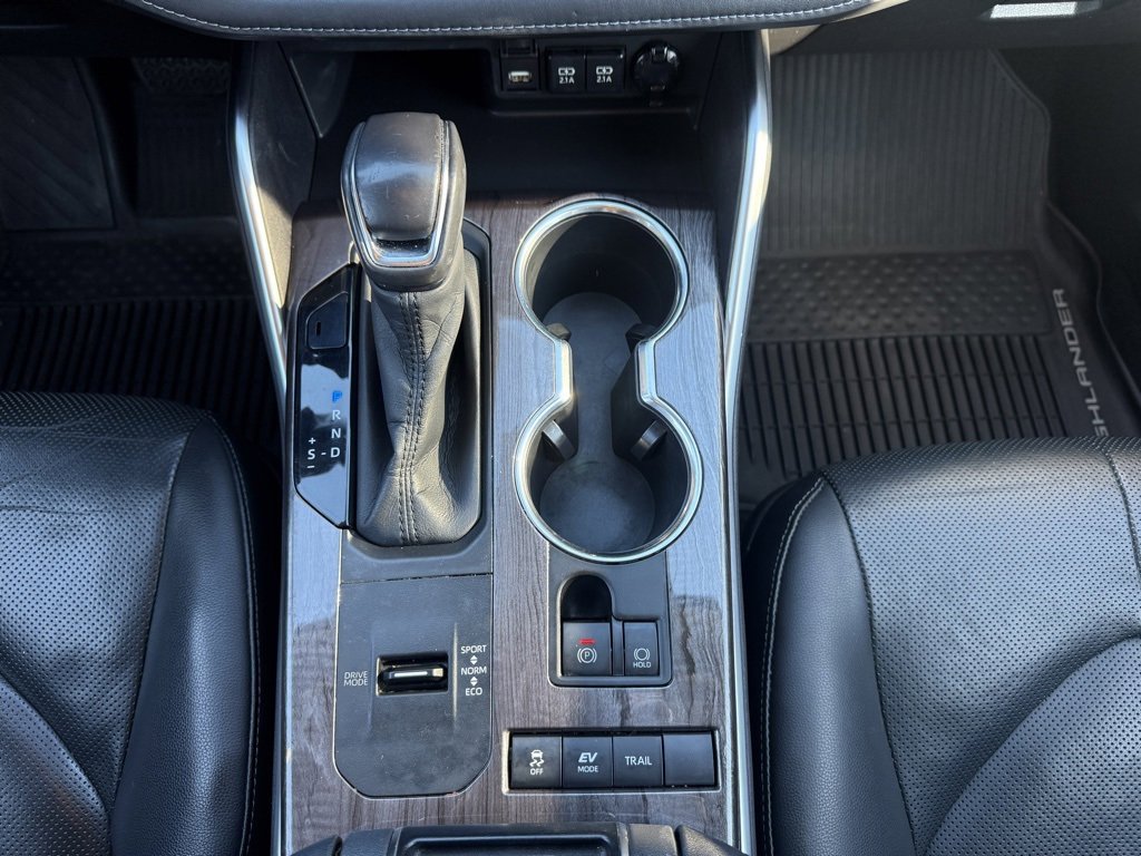Used 2020 Toyota Highlander Limited image 26