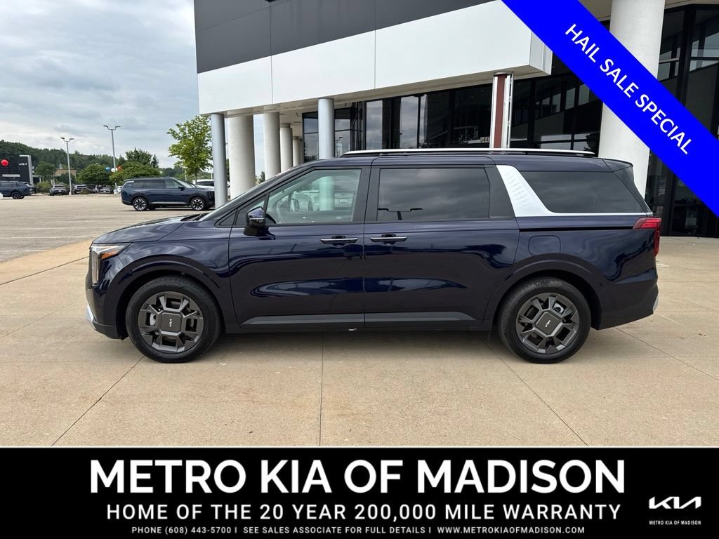 Used 2026 Kia Carnival EX FWD image 2