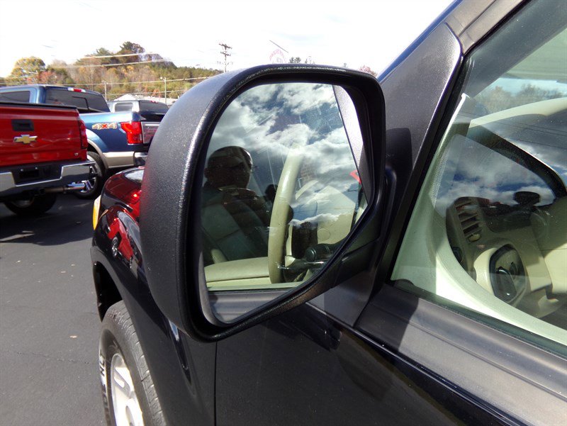 Used 2004 Ford Explorer Sport Trac XLT AWD/4WD image 22