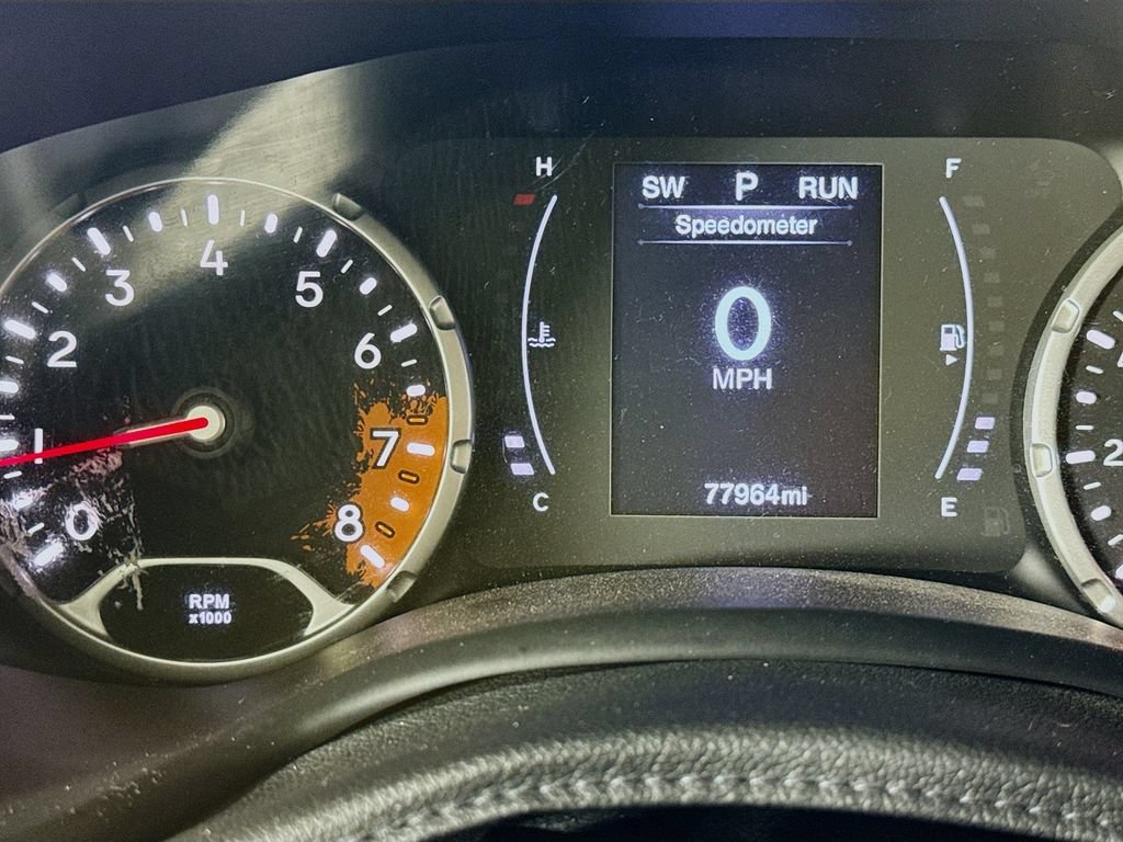 Used 2017 Jeep Renegade Latitude FWD image 14