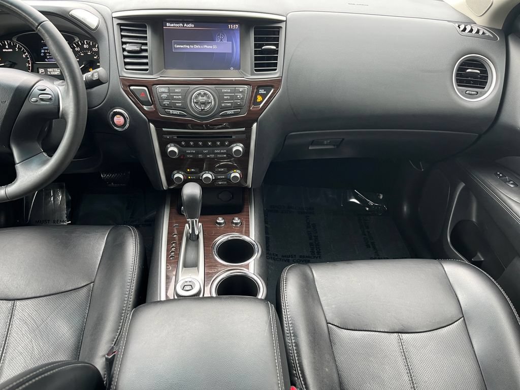 Used 2015 Nissan Pathfinder Platinum w/ Family Entertainment Package FWD image 11