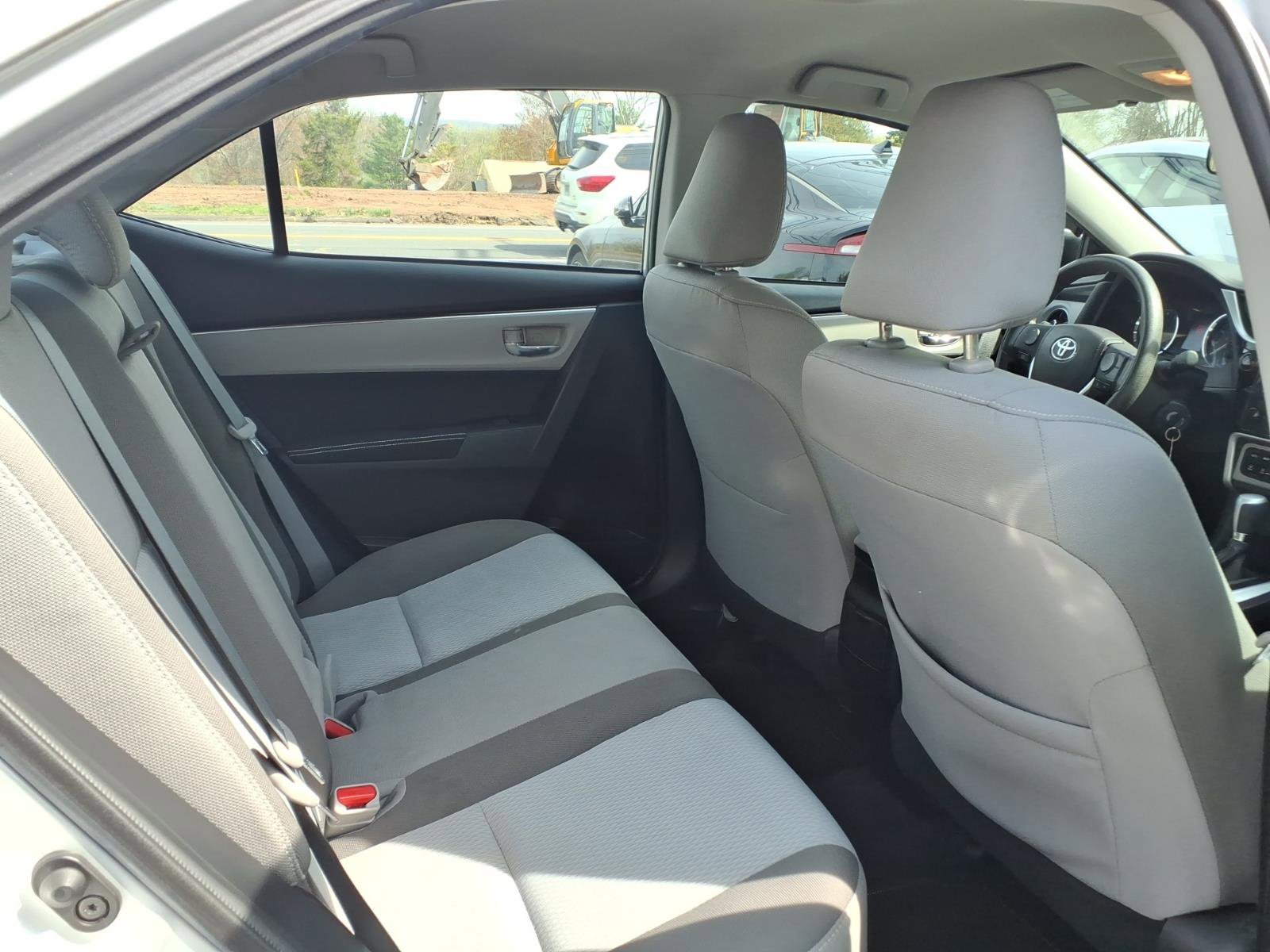Used 2017 Toyota Corolla LE w/ Carpet Mat Package (TMS) FWD image 20
