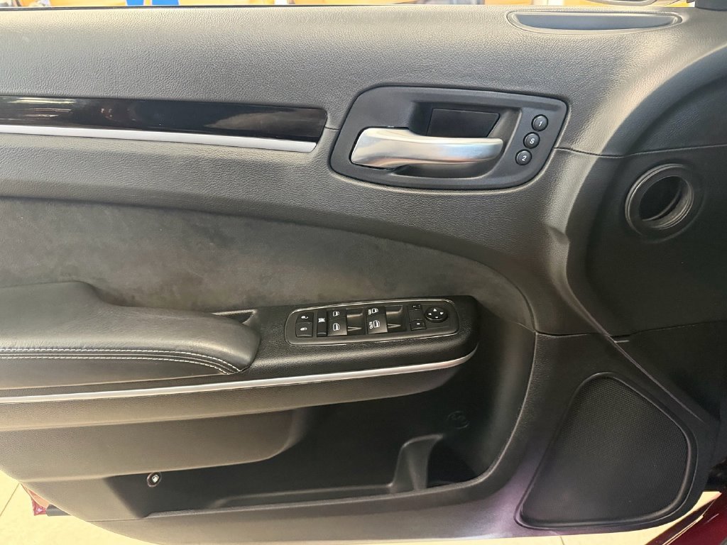 Used 2023 Chrysler 300 C RWD image 32