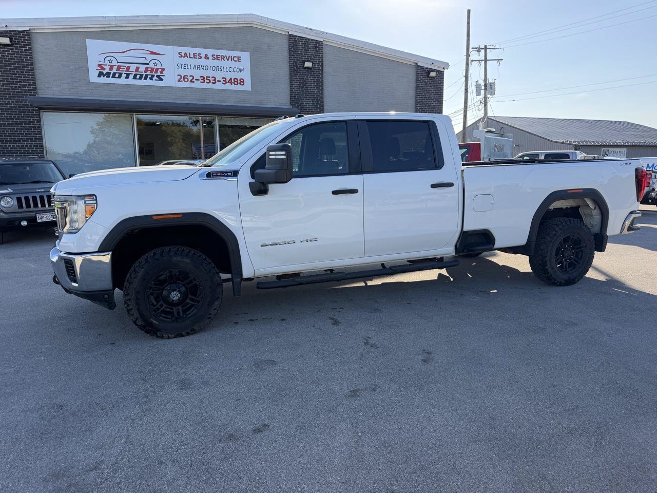 Used 2020 GMC Sierra 2500 4x4 Crew Cab w/ Convenience Package image 4