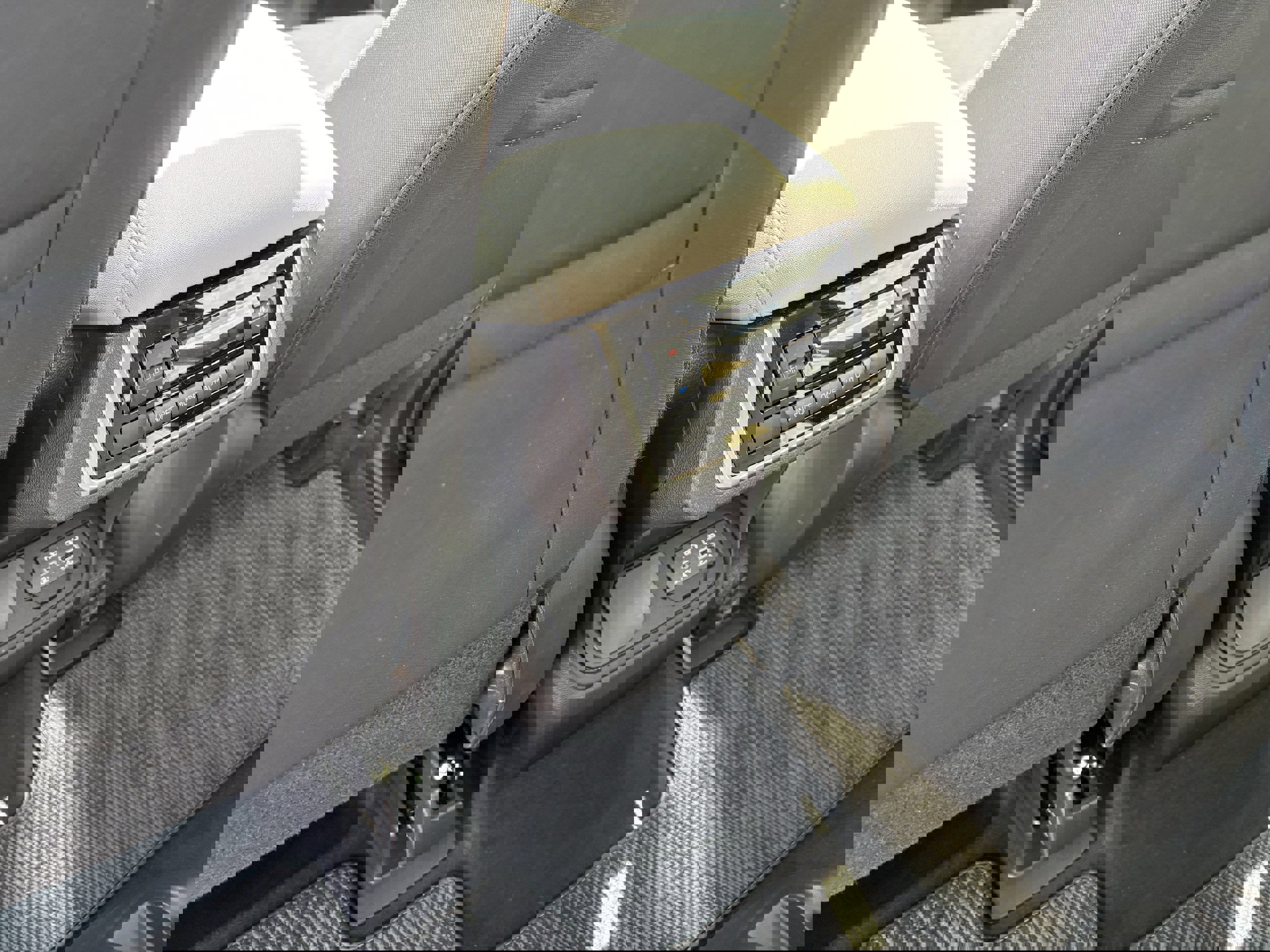 Certified 2025 Subaru Ascent Premium image 31