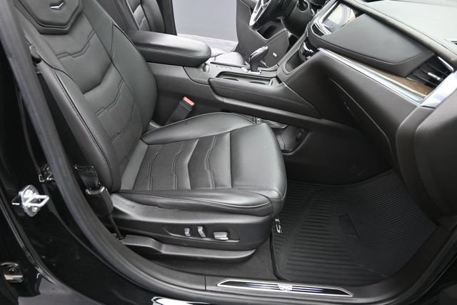 Used 2019 Cadillac XT5 Platinum AWD/4WD image 31