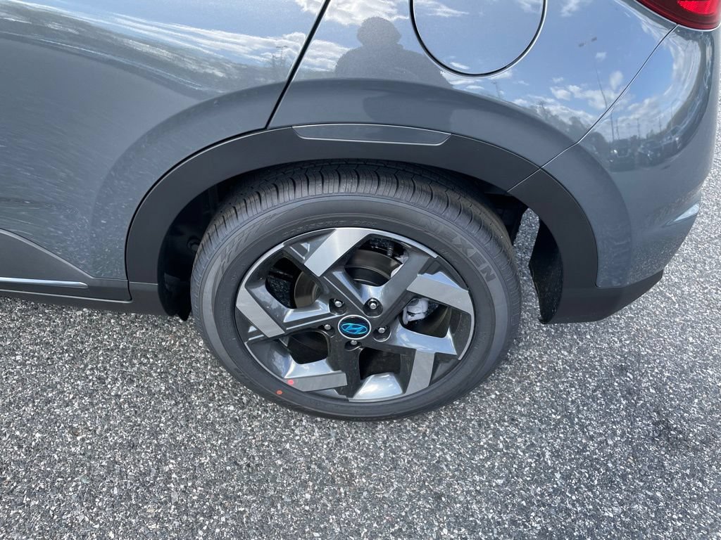 New 2026 Hyundai Venue SEL FWD image 7