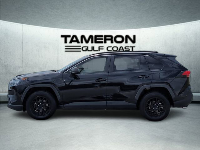 Used 2020 Toyota RAV4 LE FWD image 2