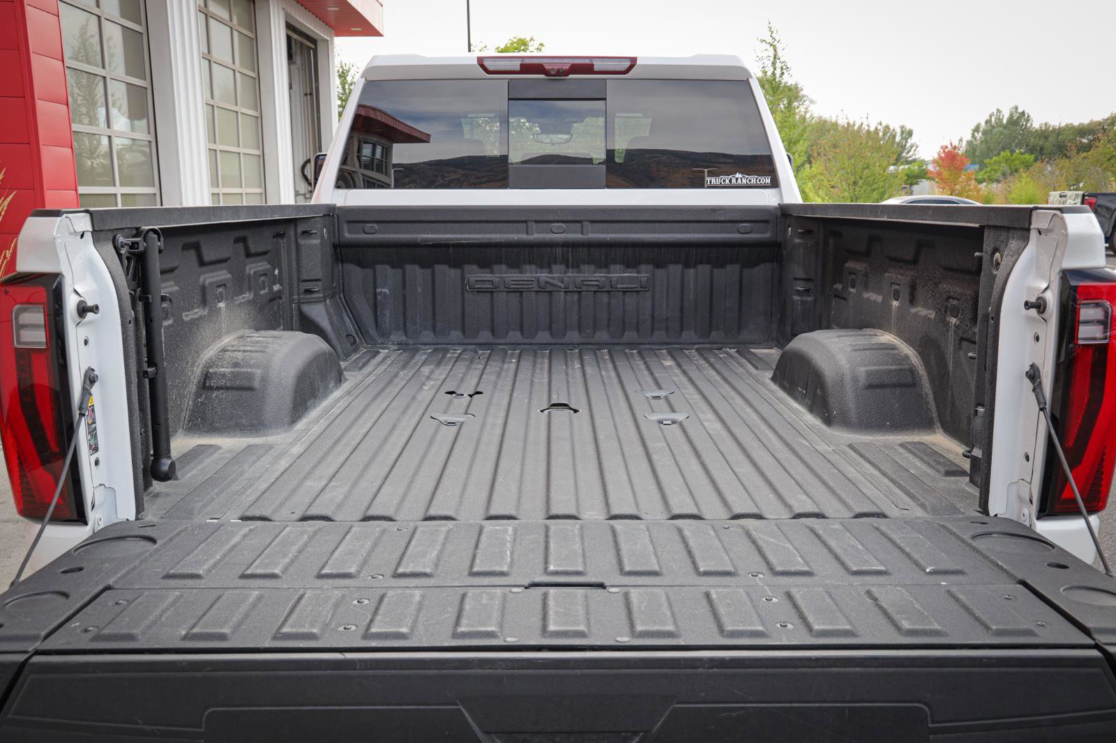 Used 2024 GMC Sierra 3500 Denali w/ Denali Reserve Package image 5