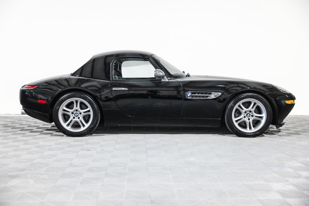 Used 2002 BMW Z8 RWD image 2