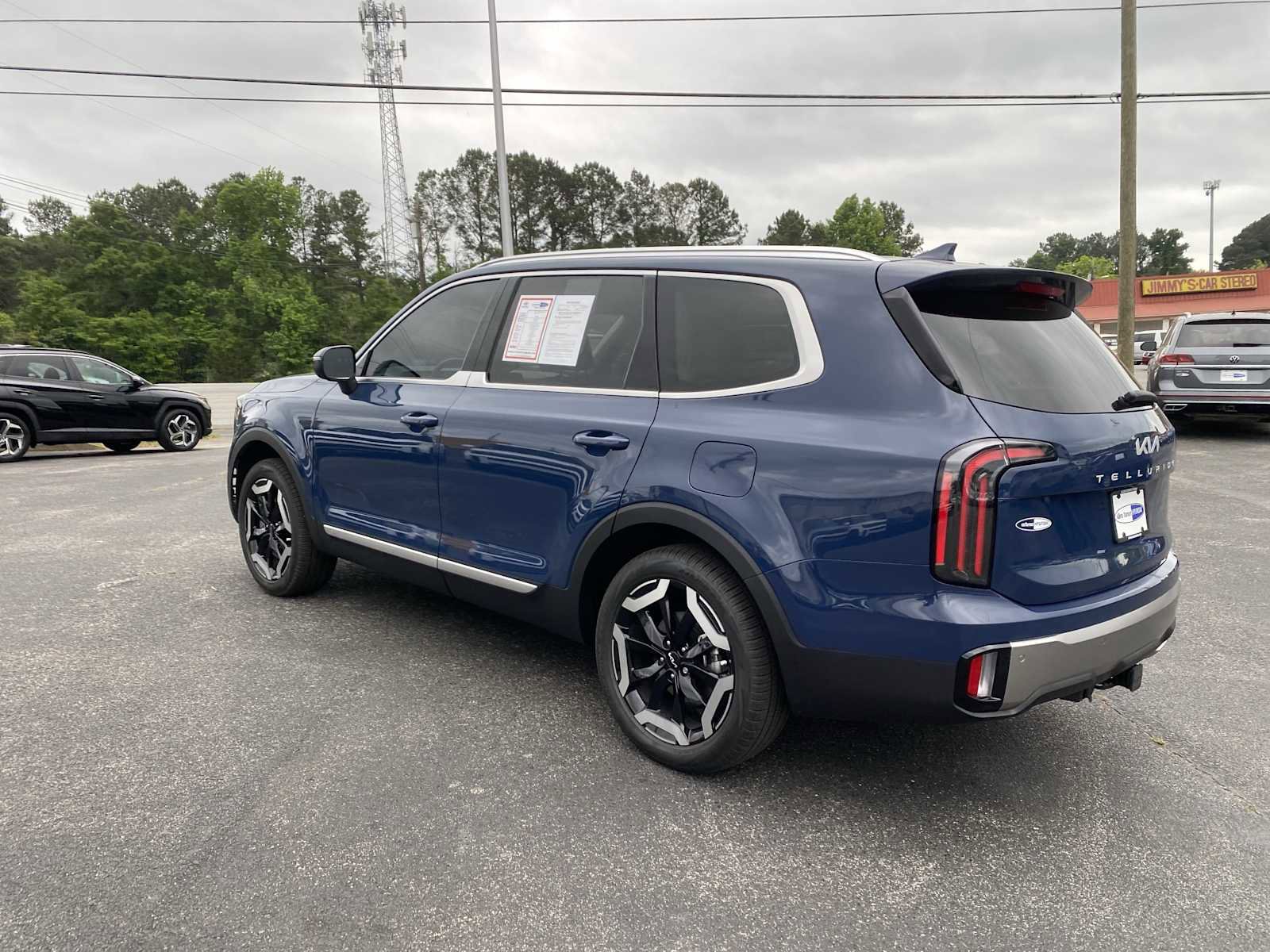 Used 2025 Kia Telluride EX w/ EX Captain's Chair Package FWD image 6