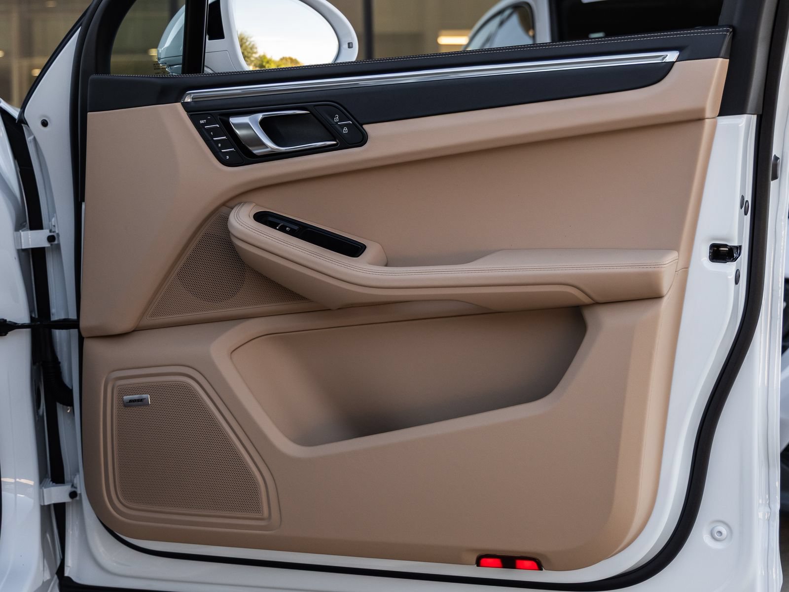 Certified 2026 Porsche Macan S AWD/4WD image 41