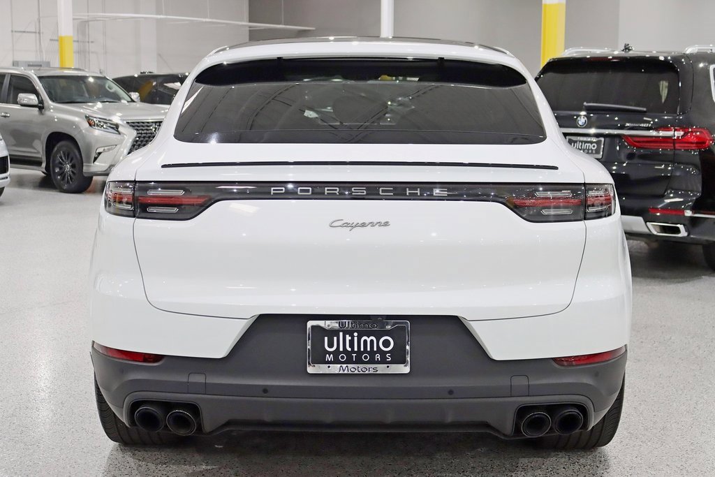 Used 2023 Porsche Cayenne Platinum Edition image 13