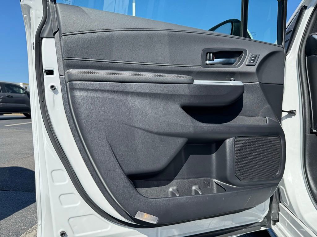 Used 2026 Toyota Sienna Platinum image 14