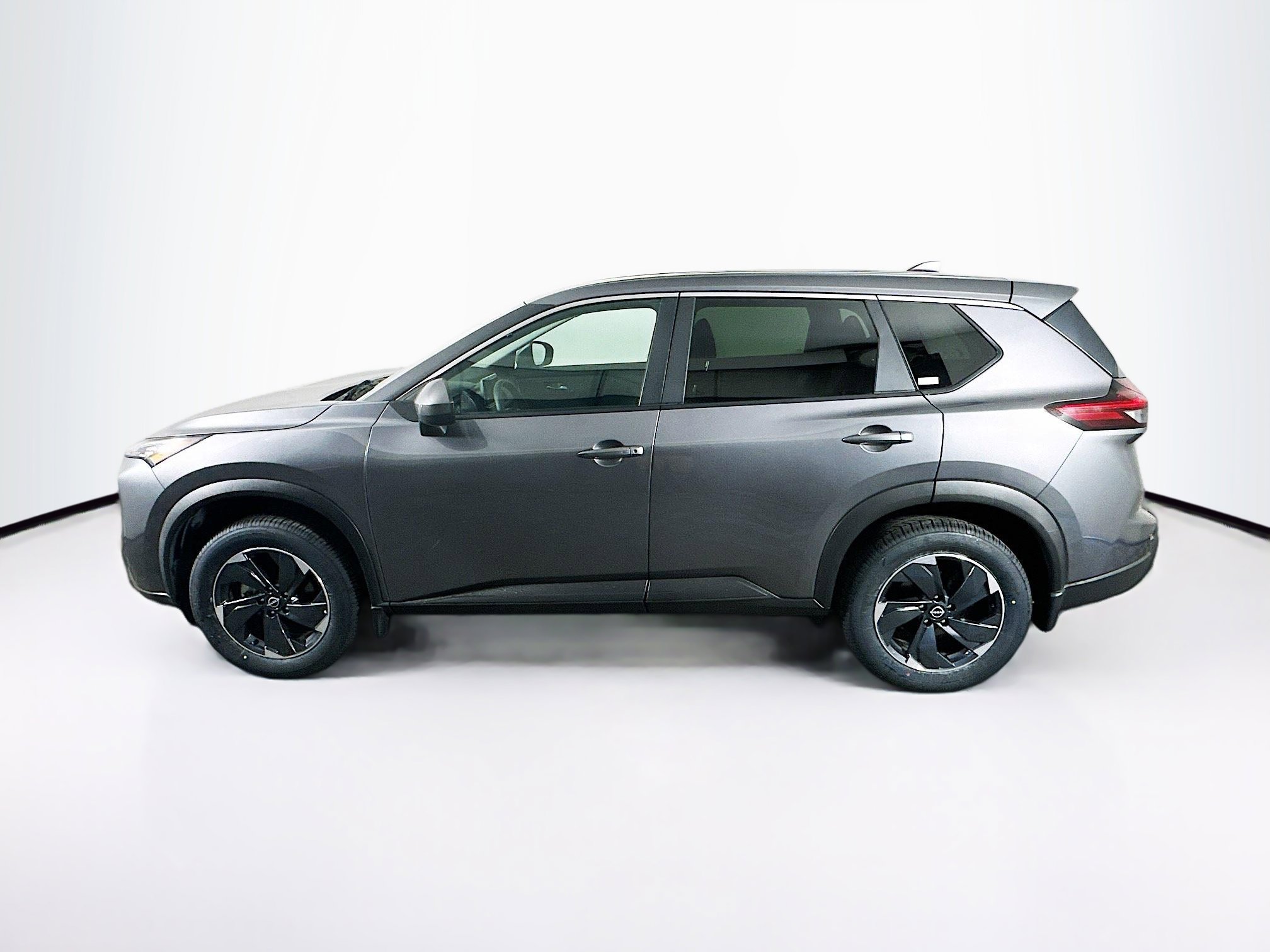 Used 2024 Nissan Rogue SV image 4